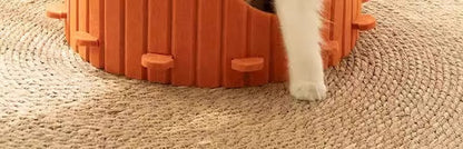 WinterWarm WearProof Felt Cat House Enclosed Bed with Scratching Board