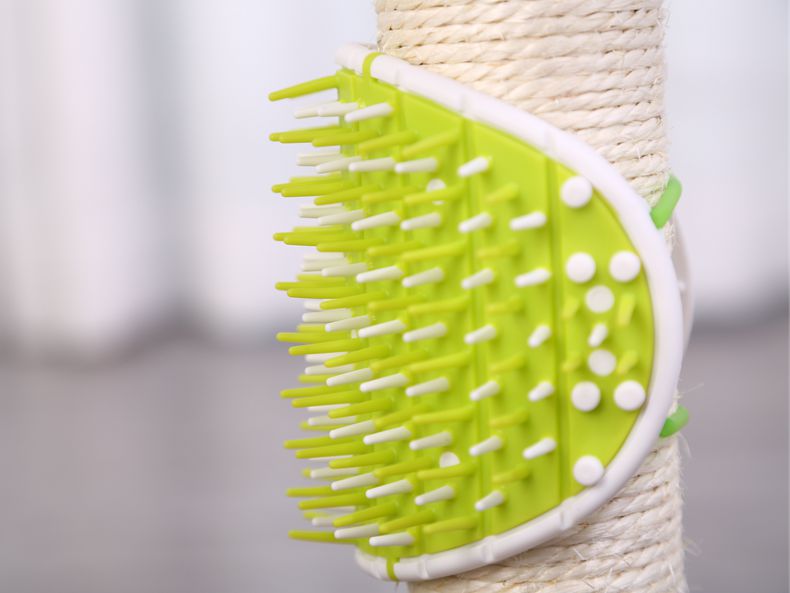 Cat Hair Removal: Dual-Function Scratcher and Comb Toy