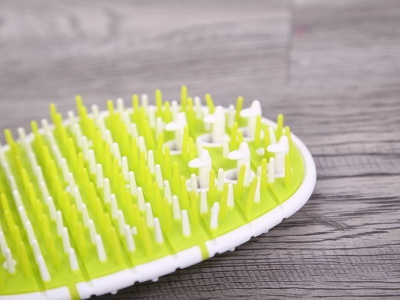 Cat Hair Removal: Dual-Function Scratcher and Comb Toy